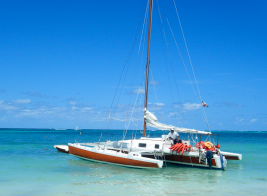 Grab your wedding group and go boating in the blue waters